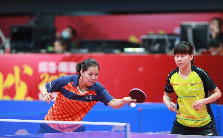 快船外线必 快船外线必