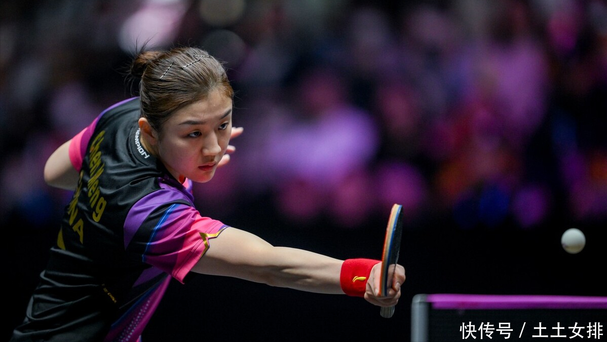 发起空袭 发起空袭