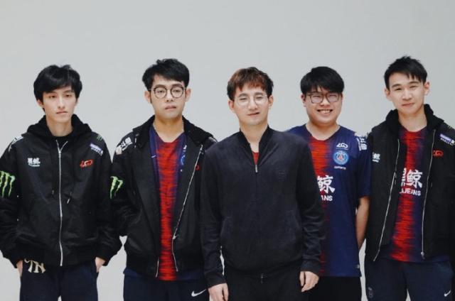 通过执教皇 通过执教皇